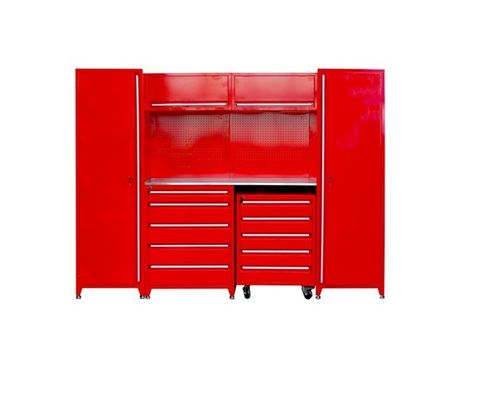 Aanpasbare garagekast met meerdere laden en een gereedschapskist met rode rollers